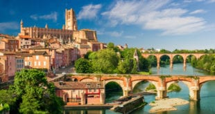 Albi Tarn shutterstock 423353290 2, bezienswaardigheden in en rondom bisschopsstad Albi