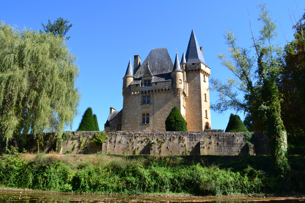 Saint Léon sur Vézère Dordogne dorpen shutterstock 1199455831, Dordogne