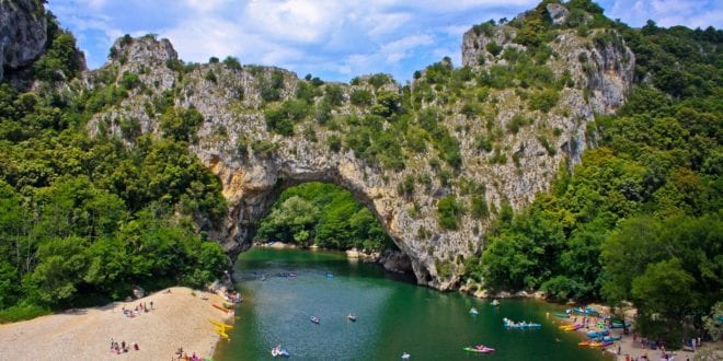 Gorges de lArdeche Ardeche shutterstock 32811478 min, kindvriendelijke camping frankrijk safaritenten