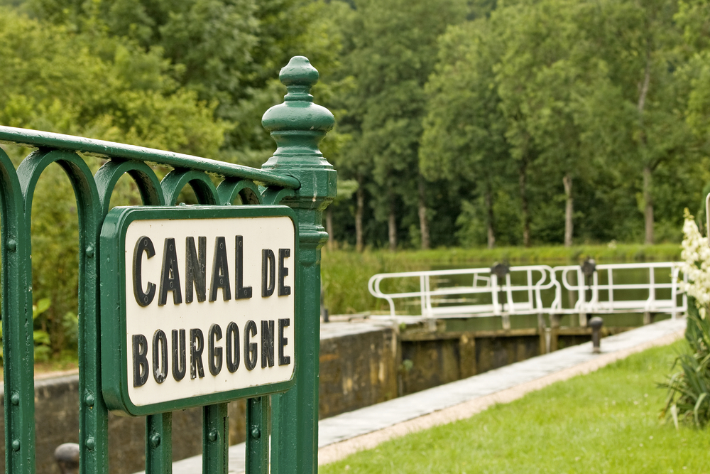 Canal de Bourgogne shutterstock 121423777, Bezienswaardigheden in de Côte-d'or