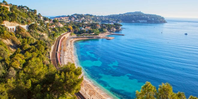 Antibes Côte dAzur shutterstock 1225386928, Mooiste bezienswaardigheden in de Pyreneeën