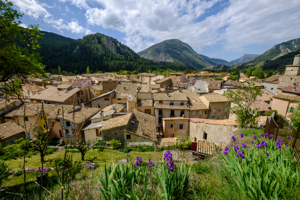 Castellane Gorges du Verdon shutterstock 1280989138, Bezienswaardigheden in de Alpes-de-Haute-Provence