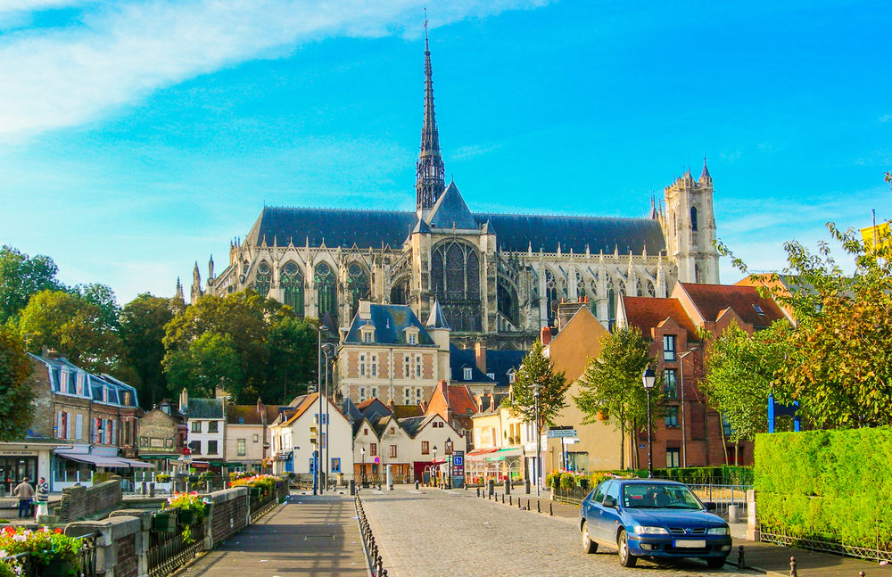 Amiens Noord Frankrijk shutterstock 590058839 e1586438486442, Bezienswaardigheden in Somme