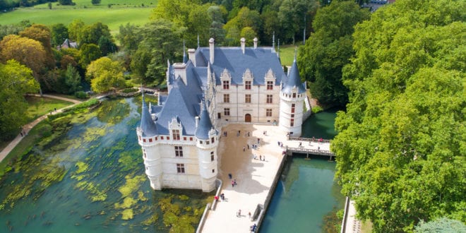 Château dAzay le Rideau Kastelen Loire shutterstock 695427727, camping centre val de loire