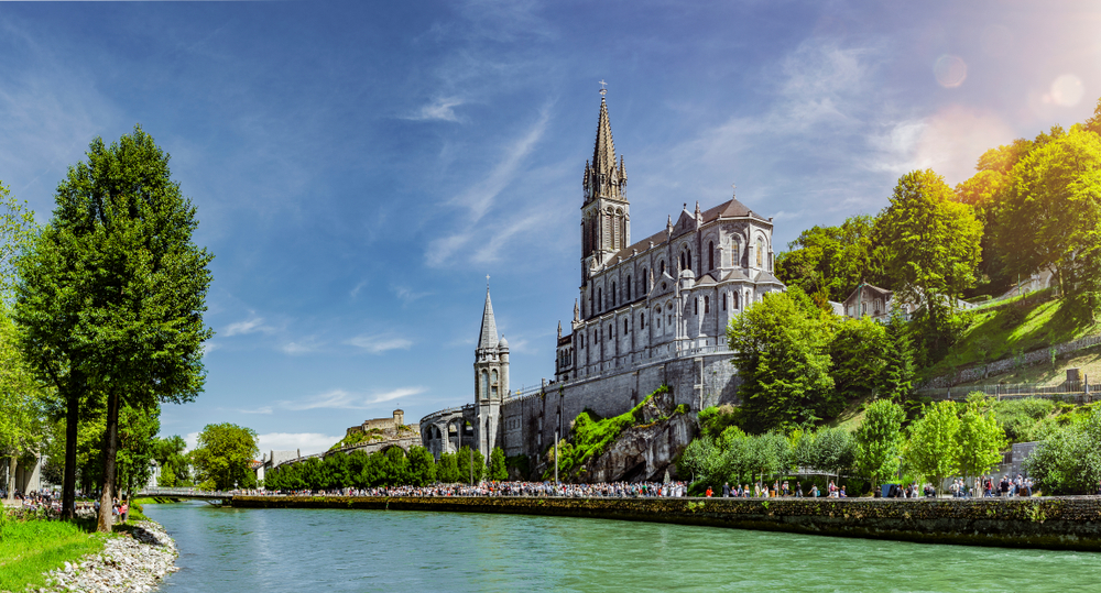 Lourdes 2 Shutterstock 1453346174, Zininfrankrijk.nl