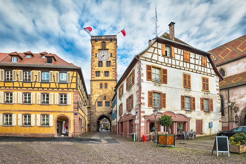 Ribeauvillé Elzas Dorpen shutterstock 658460593, Elzas wijnroute