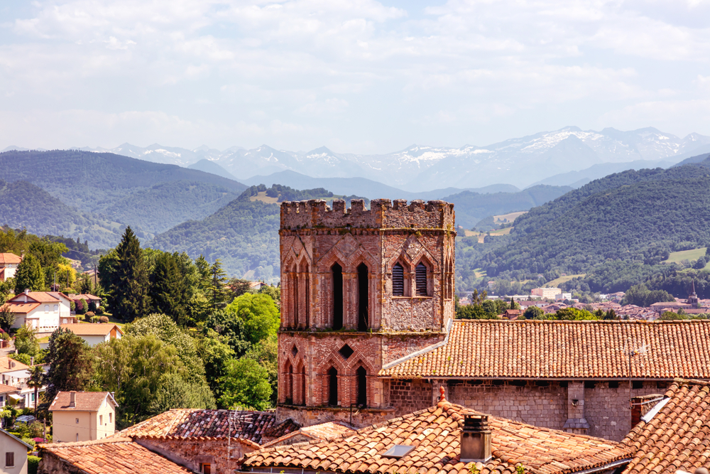 Saint Lizier Pyreneeën shutterstock 1462681766, Mooiste bezienswaardigheden in de Pyreneeën