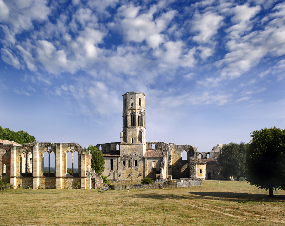 Abdij van Sauve Majeure Gironde shutterstock 57290593, gironde