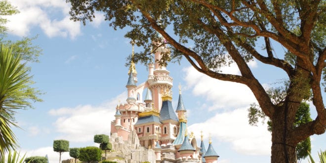 Disneyland Paris Île de France shutterstock 1360097162, Bezienswaardigheden in de Charente