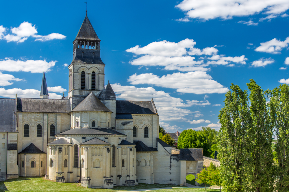 Abdij van Fontevraud Pays de la Loire shutterstock 653821252, Bezienwaardigheden in Maine-et-Loire