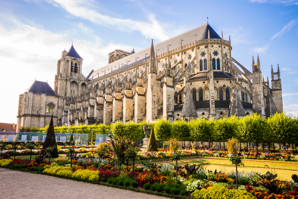 Bourges shutterstock 1022796064, bezienswaardigheden bourges