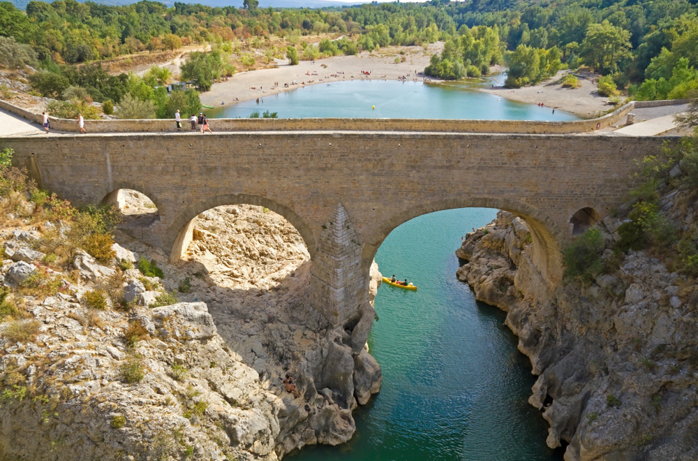 Pont du Diable Hérault shutterstock 1432702271, Bezienswaardigheden in de Ardèche