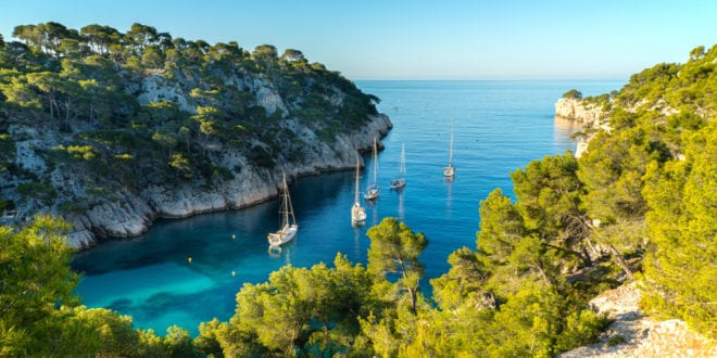 Calanque de Port Pin shutterstock 1420499792, authentieke wintersport frankrijk