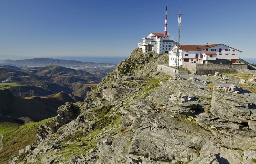 La Rhune Pyrénées Atlantiques shutterstock 247262821, bezienswaardigheden pyrenees-atlantiques