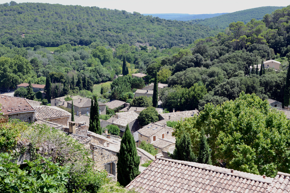 La Roque sur Cèze Gard shutterstock 1449669806, Bezienswaardigheden in de Gard