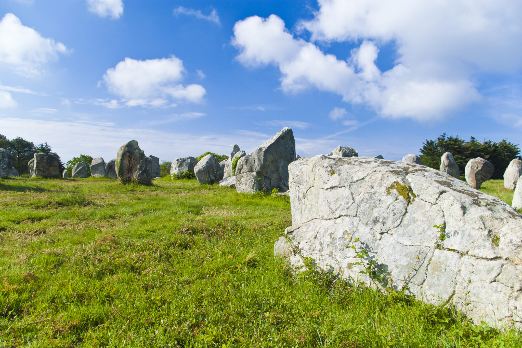 Megalieten in Carnac Morbihan shutterstock 68285092, Bezienswaardigheden in Morbihan