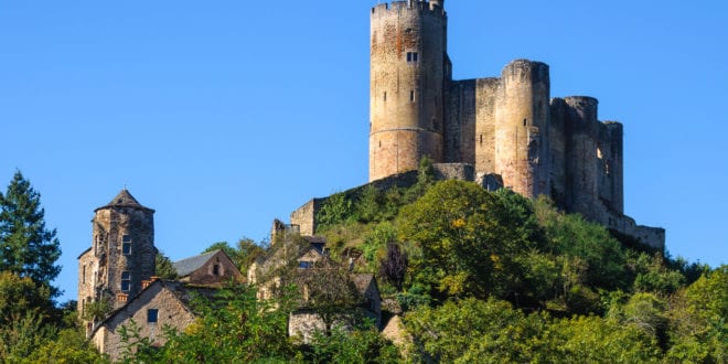 Najac Aveyron shutterstock 516864970, 15 mooiste bezienswaardigheden van Zuidwest-Frankrijk