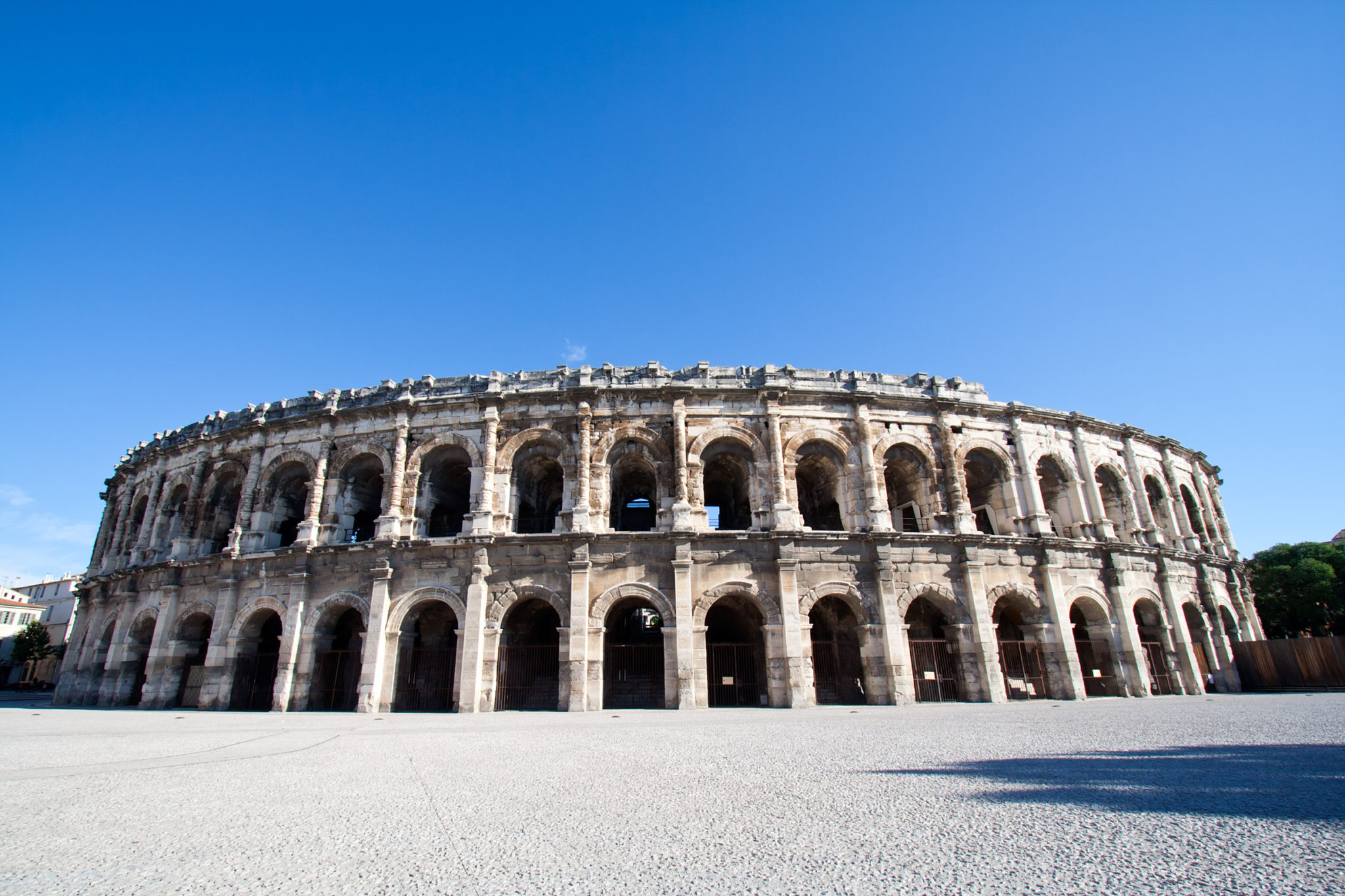 Nîmes Gard shutterstock 70321384, Bezienswaardigheden in de Gard