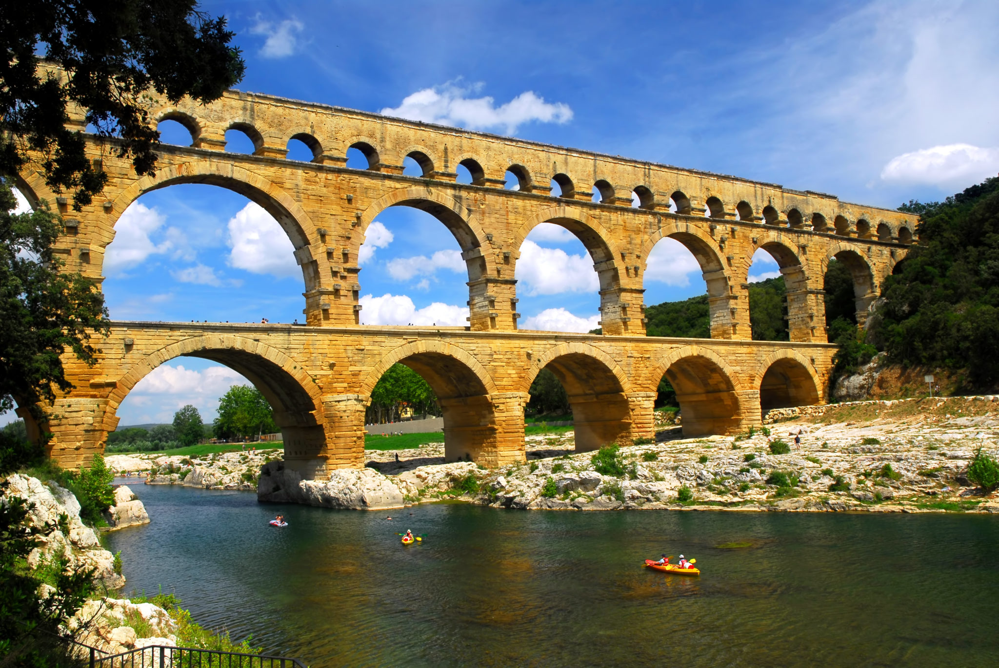 Pont du Gard Gard shutterstock 9837850, Hoogtepunten in de languedoc-roussillon