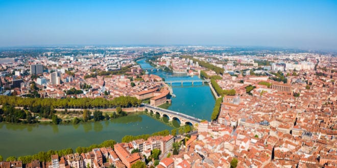 Toulouse shutterstock 1284672421, Bezienswaardigheden in Hautes-Pyrénées