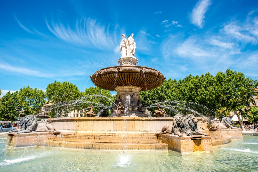 Fontain de la Rotonde Aix en Provence shutterstock 496223110, Bezienswaardigheden in Aix-en-Provence