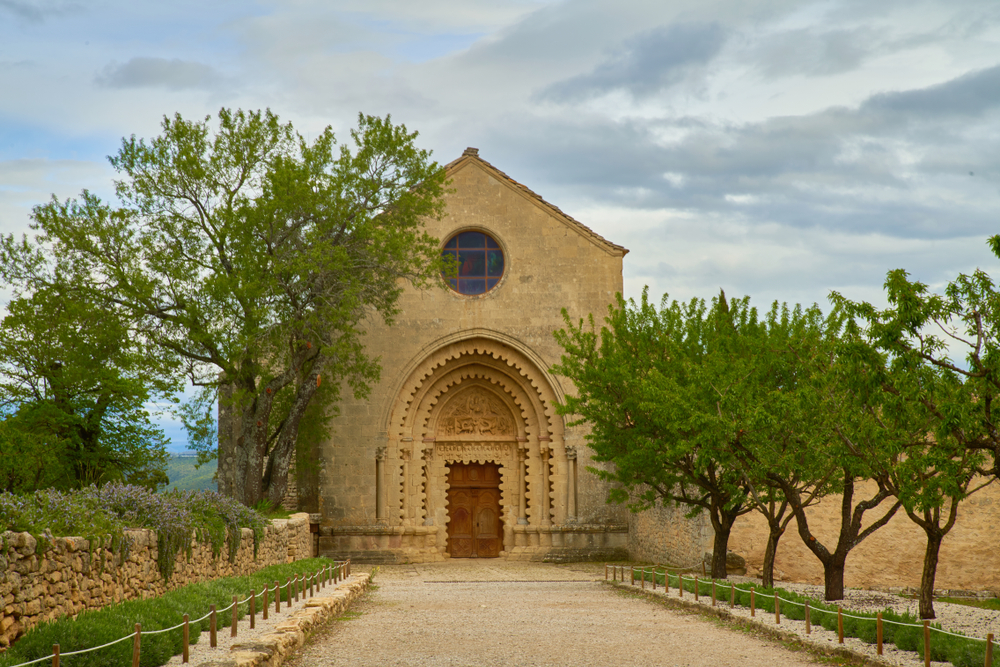 Abdij van Ganagobie Alpes de Haute Provence shutterstock 1387022078, Bezienswaardigheden in de Alpes-de-Haute-Provence