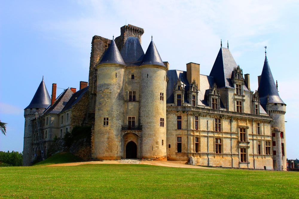 Château de la Rochefoucauld Charente shutterstock 694246837, Bezienswaardigheden in de Charente