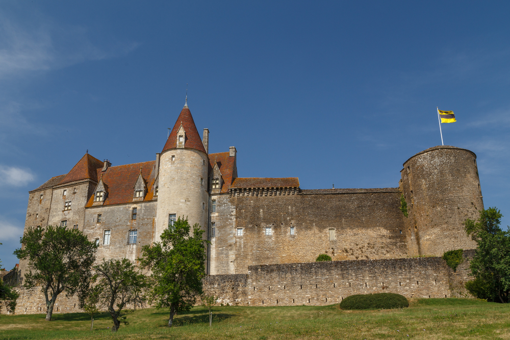 Châteauneuf en Auxois Côte dOr shutterstock 1171332484, Bezienswaardigheden in de Côte-d'or