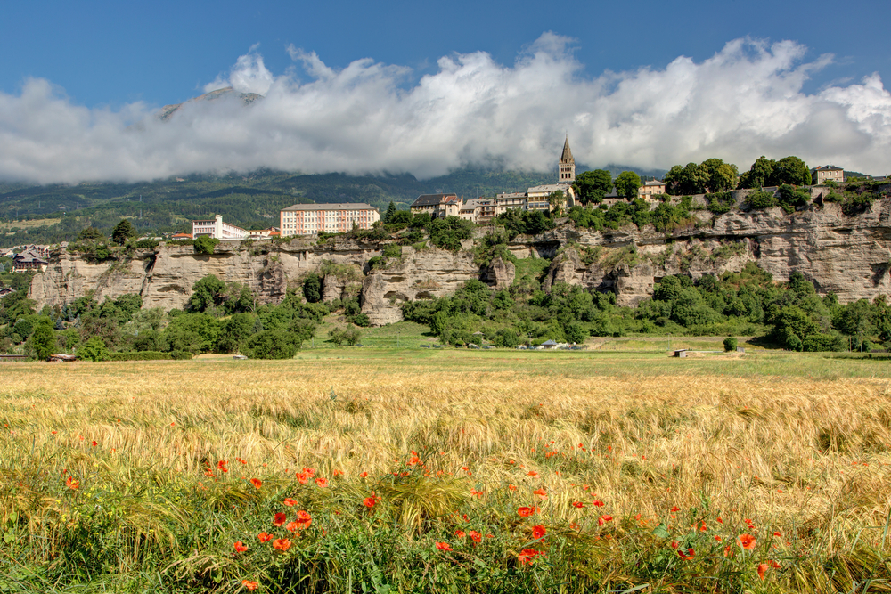 Embrun Hautes Alpes shutterstock 673647400, Bezienswaardigheden in de Hautes-Alpes