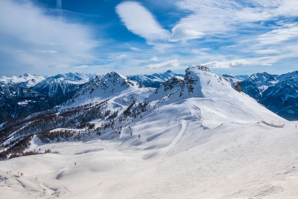 Serre Chevalier Hautes Alpes shutterstock 677063059, Bezienswaardigheden in de Hautes-Alpes