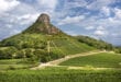 Roche de Solutré Saône et Loire shutterstock 746290342, bijzonder overnachten Noord-Frankrijk