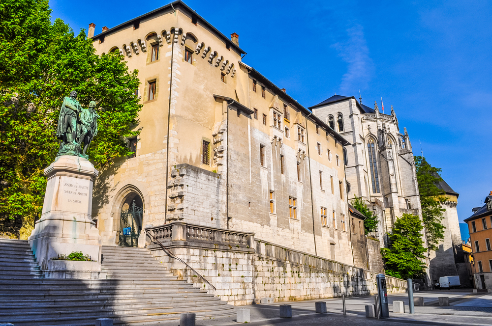 Chambéry Savoie shutterstock 502351855, vliegtickets frankrijk