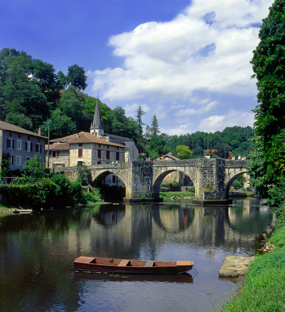 Saint Léonard de Noblat Haute Vienne shutterstock 57375355,