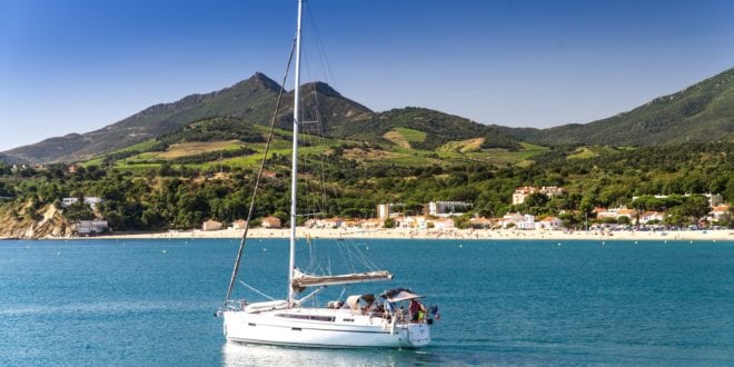 Argeles sur mer tourisme Boat e1558008367356 1800x1013 1, Kamperen bij Nederlanders in Zuid-Frankrijk