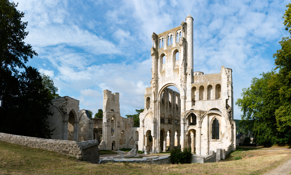 Abbaye De Jumièges Seine Maritime Shutterstock 1498184948, Zininfrankrijk.nl