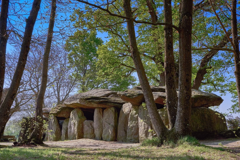 La Roche aux Fées Ille et Vilaine shutterstock 1407065075, Bezienswaardigheden in Ille-et-Vilaine