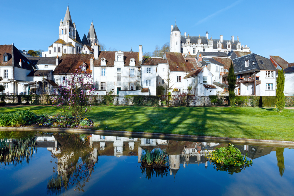 Loches Indre et Loire shutterstock 239008825, Bezienswaardigheden in de Indre-et-Loire