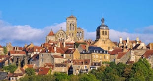 Vézelay Yonne shutterstock 555263857, Fosse Dionne