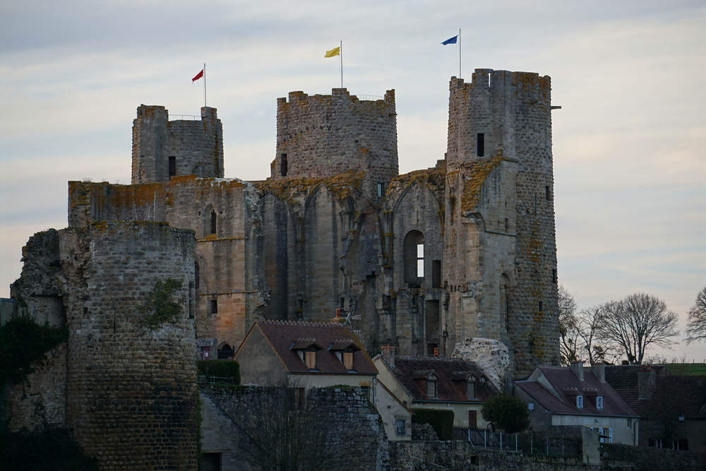 Château de Bourbon lArchambault Allier shutterstock 624467168, Bezienswaardigheden in Allier