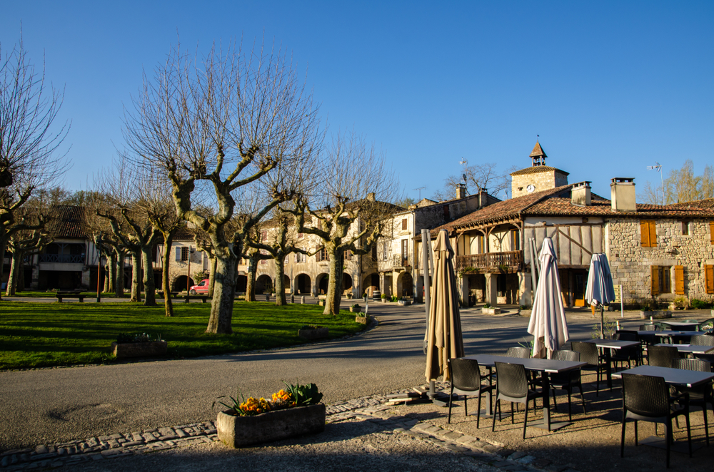 Fourcès Gers shutterstock 1524417680, Gers