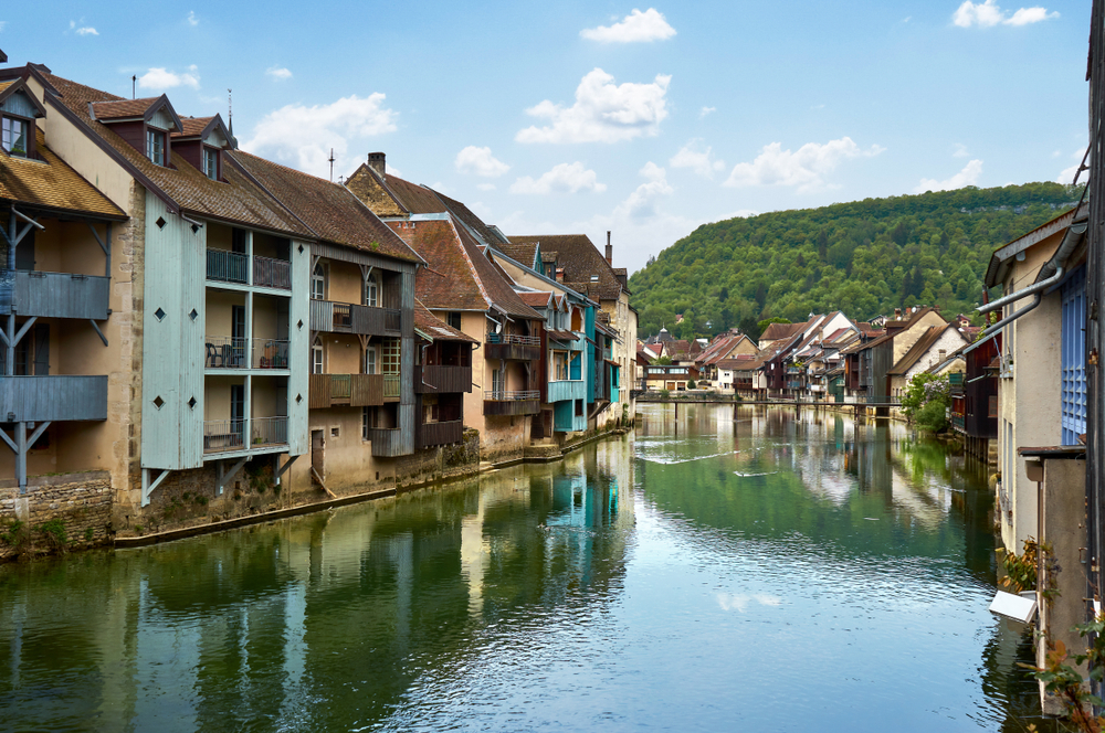 Ornans Doubs shutterstock 1089189149, Bezienswaardigheden in Doubs