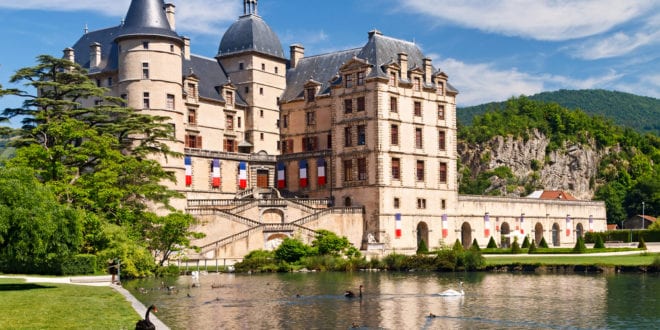 Vizille Isère shutterstock 375422719, Mooie meren in de Franse Alpen