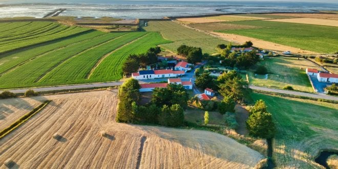 Au Passage du Gois op 800m van Atlantische Oceaan min, populaire wijnstreken in frankrijk