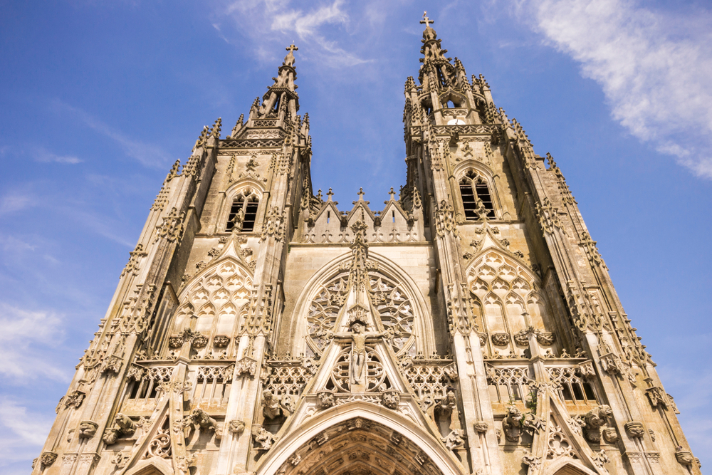 Basilique Notre Dame de LEpine Marne shutterstock 1027979578, Marne