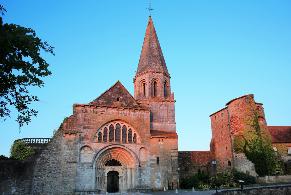 Montmorillon Vienne shutterstock 1006011850, Bezienswaardigheden in Vienne