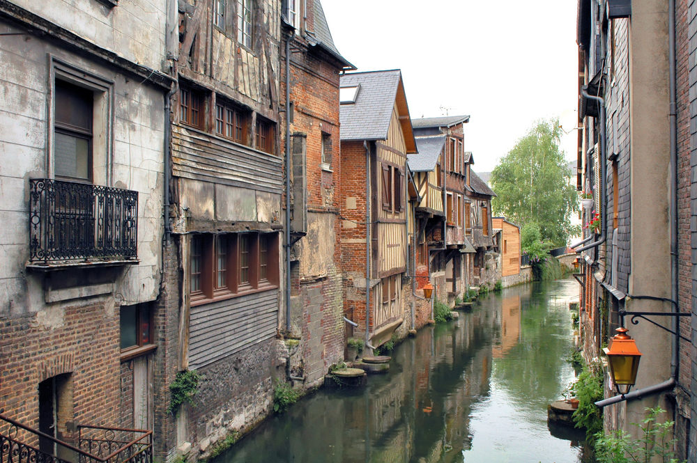 Pont Audemer Eure shutterstock 9821275, Bezienswaardigheden in de Eure