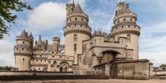 Château de Pierrefonds Oise shutterstock 97631510, camping normandië