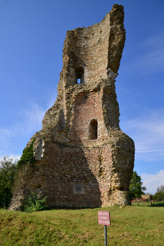 Gallardon Eure et Loir shutterstock 231615346, Bezienswaardigheden in Eure-et-Loir