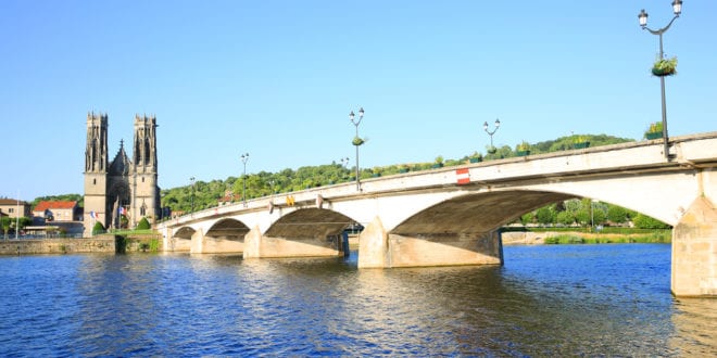 Pont à Mousson Meurthe et Moselle shutterstock 678913942, Elzas Vogezen winter