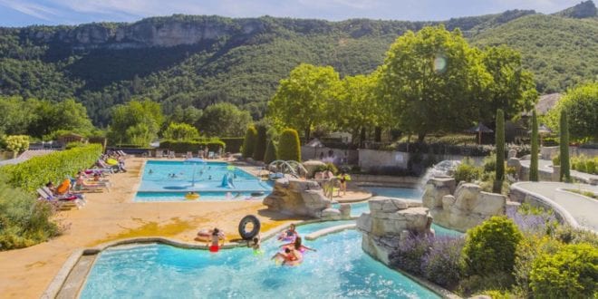 RCN Val de Cantobre zwembad 1 916x516 1, kindercampings in de Dordogne